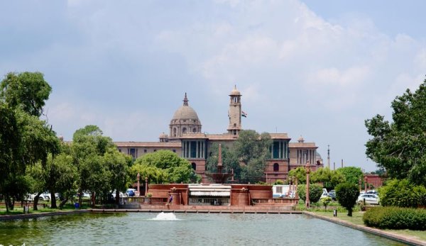 鑫月配 特朗普给莫迪打电话“拜寿”，莫迪终于接了！但印度这次很冷静